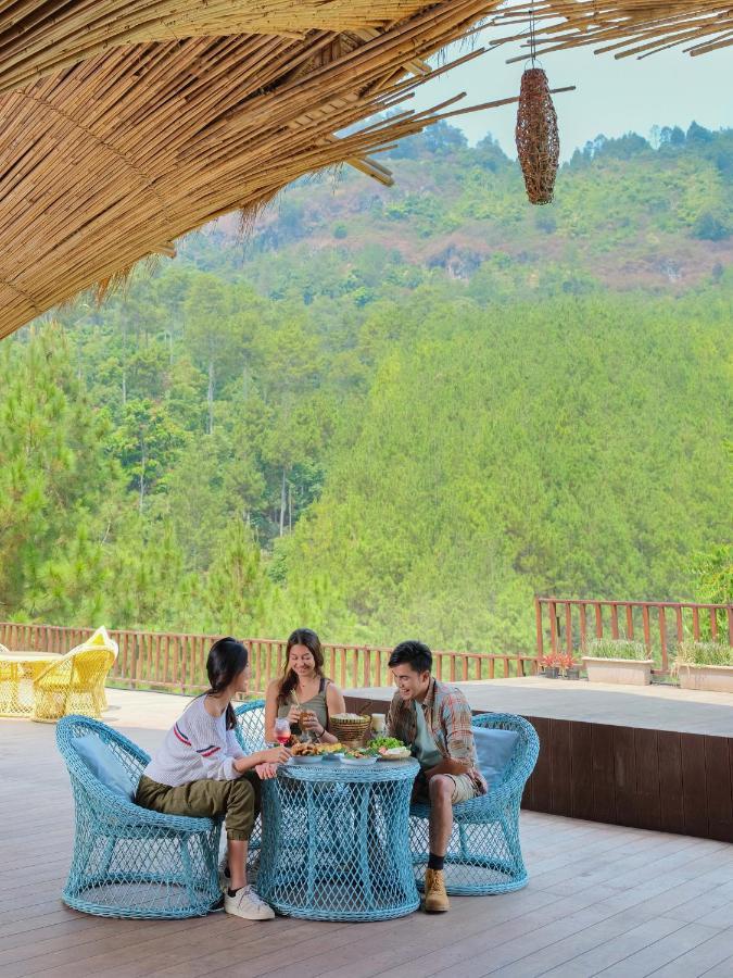The Lodge Maribaya Cikareumbi Εξωτερικό φωτογραφία