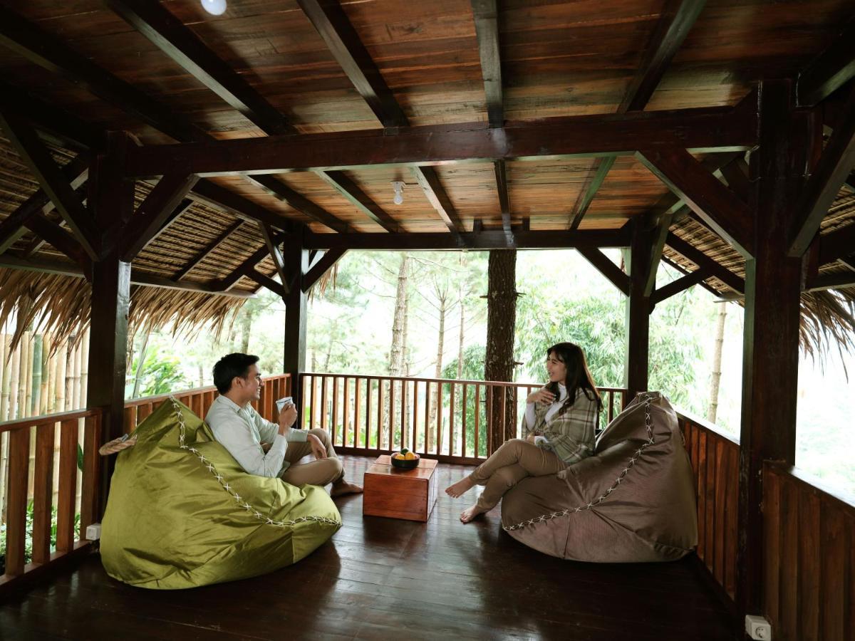 The Lodge Maribaya Cikareumbi Εξωτερικό φωτογραφία
