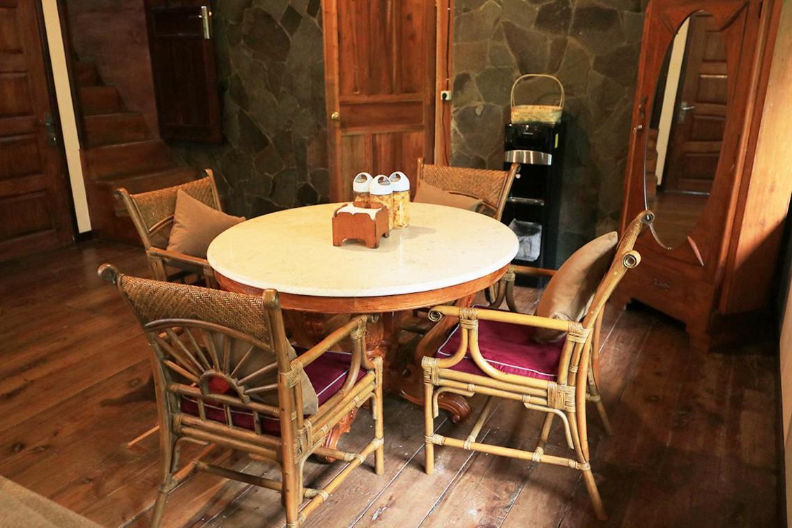 The Lodge Maribaya Cikareumbi Εξωτερικό φωτογραφία