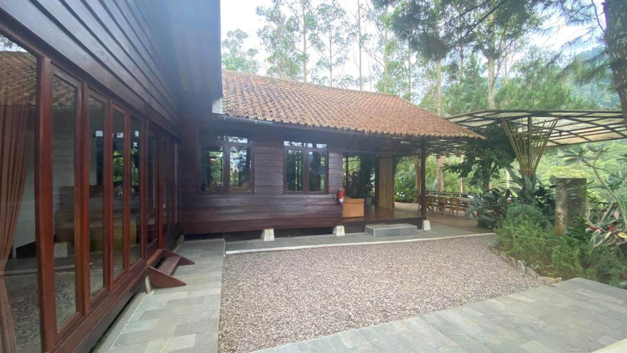 The Lodge Maribaya Cikareumbi Εξωτερικό φωτογραφία